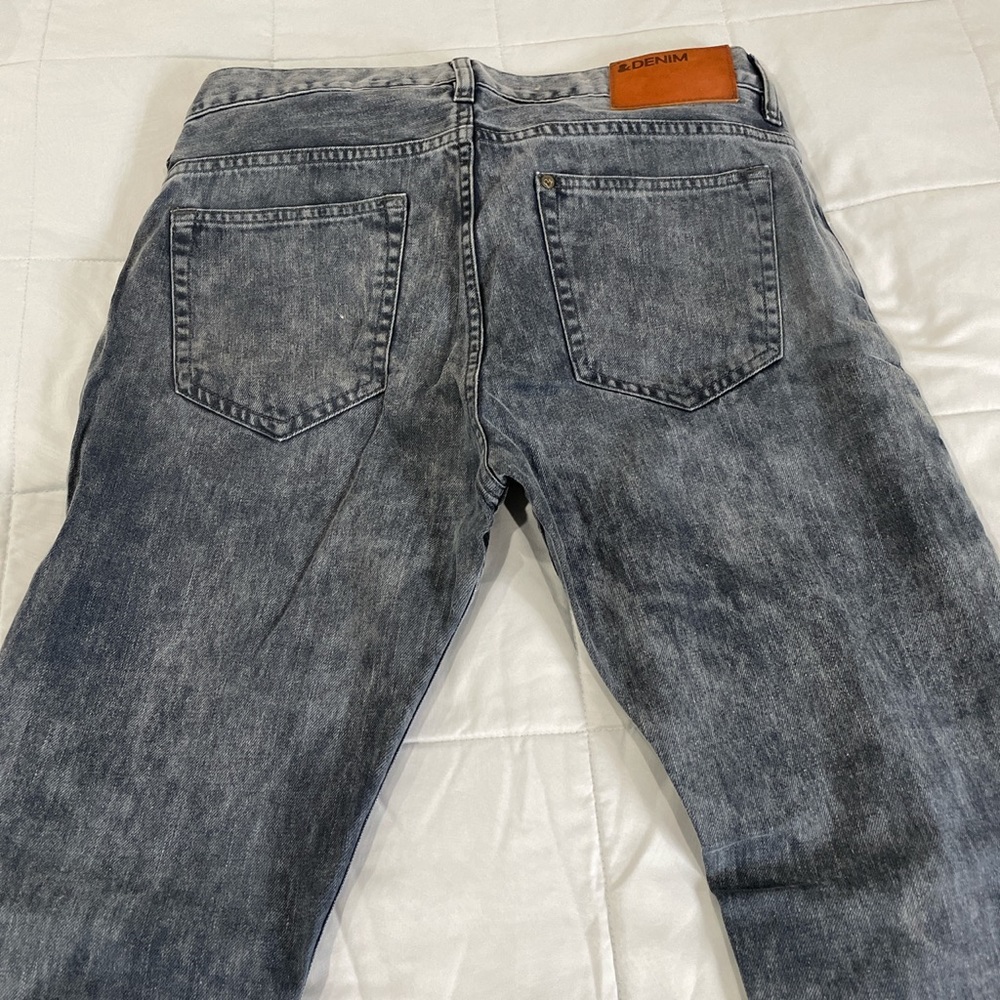 Jeans - Picture 2 of 4